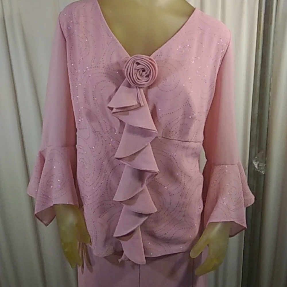 Beautiful plus size blouse and skirt set
